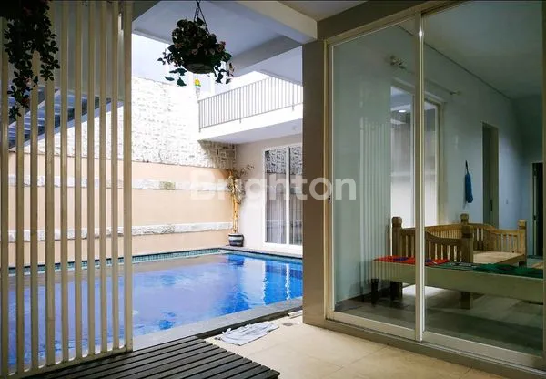 image FOREST MANSION WITH POOL (5)