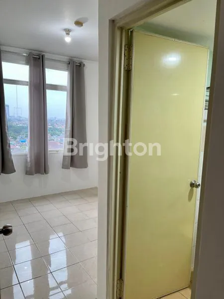 image APARTEMEN 3BR VIEW CITY LANTAI TENGAH SEMI FURNISHED DI PERMATA EKSEKUTIF KEBON JERUK (2)