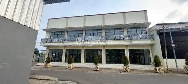 image RUKO BARU, RUKO GANDENG 5 PLONG, 2 LANTAI DI PENYELESAIAN TOMANG JAKARTA BARAT, ADA AC SANGAT COCOK UNTUK USAHA SHOWROOM GALLERY PAMERAN RUANG USAHA KANTOR COUNTER EKSPEDISI AREA PARKIR CUKUP LUAS (2)
