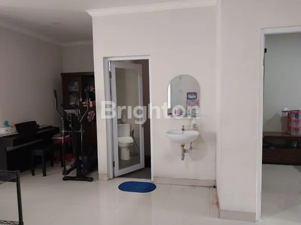 image RUMAH OLEASTER GADING SERPONG 2 LANTAI (3)