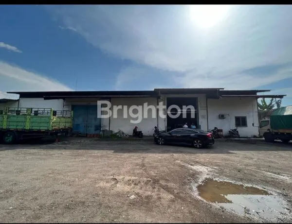 image GUDANG HALAMAN LUAS DI SEKARANG BARAT (2)