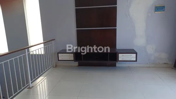 image RUMAH 2 LANTAI DI PERUM HARVEST LAND (3)