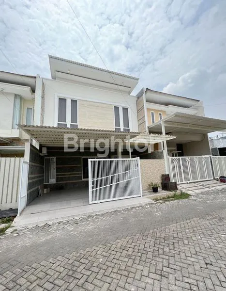 image RUMAH 2 LANTAI MODERN MINIMALIS TERAWAT SIAP HUNI SUTOREJO UTARA (1)