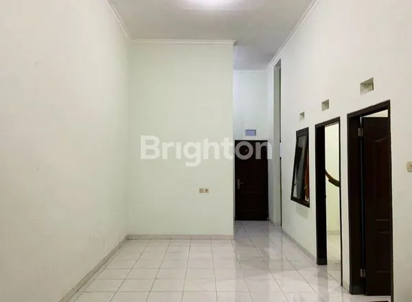 image RUMAH DI TENGAH KOTA MALANG, JALAN TERUSAN SRIRAHAYU, TULUSREJO, LOWOKWARU, MALANG KOTA, JAWA TIMUR (4)