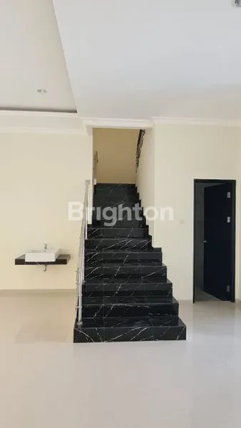 image RUMAH BARU SIAP HUNI NGINDEN INTAN DEKAT MANYAR, SEMOLOWARU, RUNGKUT, NGAGEL (4)