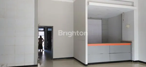 image GEDUNG PERKANTORAN BEKAS BANK DI ADIWERNA TEGAL (6)