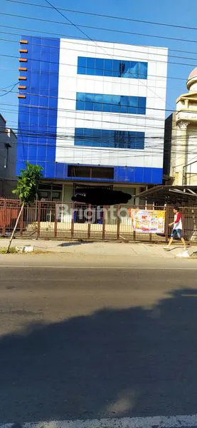 image GEDUNG PERKANTORAN BEKAS BANK DI ADIWERNA TEGAL (2)