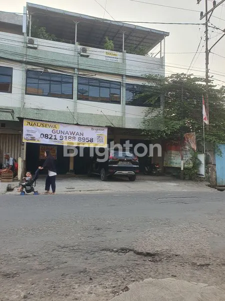 PALEMBANG, 3 RUKO GANDENG DI TENGAH KOTA