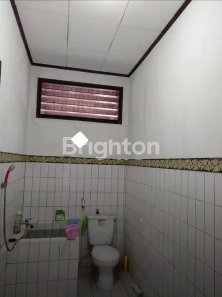 image DIJUAL RUMAH BESAR  SEMIFURNIS DENGAN KOLAM RENANG LOKASI TENGAH KOTA DALAM PERUMAHAN MARKONI ATAS AMAN NYAMAN HARGA NEGO (6)