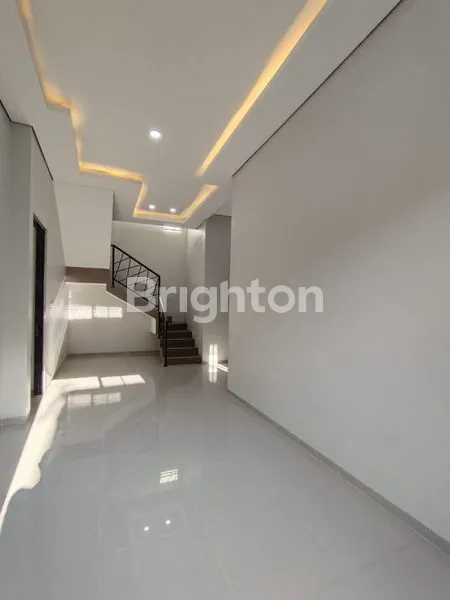 image RUMAH MEWAH 2 LANTAI  DESAIN MODERN  (4)