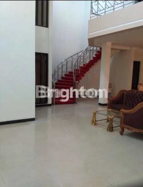 image RUMAH TERAWAT FURNISH FULL BANGUNAN 2 LANTAI DHARMAHUSADA INDAH DEKAT MERR GALAXY MALL, TENGAH KOTA, KERTAJAYA, GUBENG, UNAIR (2)