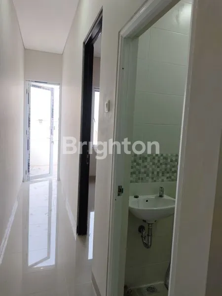 image RUMAH BARU 3,5 LANTAI TAMAN RATU TIPE C NO. 2 (7)