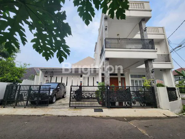 image RUMAH BESAR DAN MEWAH FULL FURNISHED BERIKUT GUDANG DI BOGOR (2)