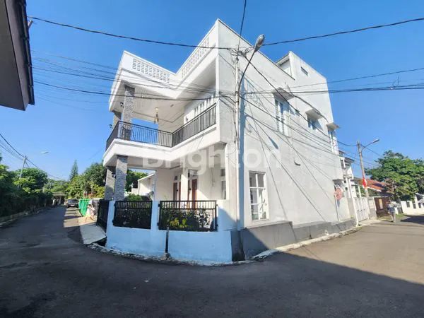 image RUMAH BESAR DAN MEWAH FULL FURNISHED BERIKUT GUDANG DI BOGOR (1)