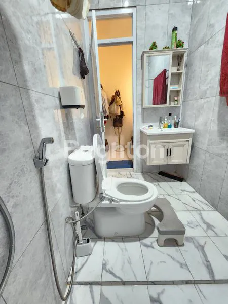 image RUMAH BESAR DAN MEWAH FULL FURNISHED BERIKUT GUDANG DI BOGOR (8)