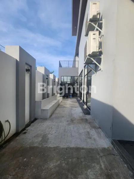 image RUMAH MEWAH SUNTER JAKARTA UTARA (8)