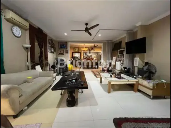 image RUMAH SUASANA VILLA DI BSD GRIYA LOKA (4)