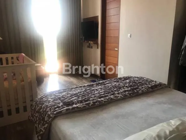 image RUMAH CANTIK FULLY FURNISHED 2 LANTAI DI IMAM BONJOL (6)