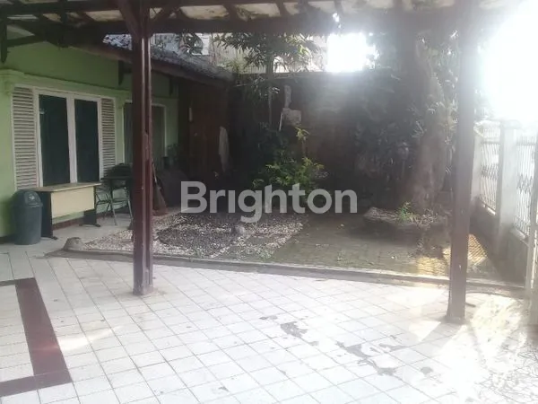 image RUMAH BANGUNAN LAMA KOKOH DI LOKASI STRATEGIS PONDOK PINANG JAKARTA SELATAN  (1)