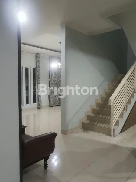 image RUMAH SIAP HUNI DALAM CLUSTER DEKAT AEON MALL BSD TANGERANG SELATAN (5)