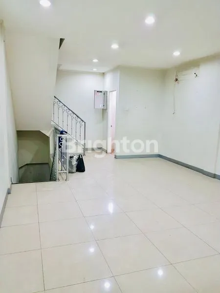 image FOR SALE! RUKO KAWASAN STRATEGIS MAMPANG PRAPATAN, JAKARTA SELATAN. AKSES LANGSUNG JALAN RAYA (2)