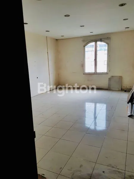 image FOR SALE! RUKO KAWASAN STRATEGIS MAMPANG PRAPATAN, JAKARTA SELATAN. AKSES LANGSUNG JALAN RAYA (5)