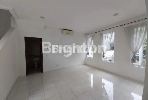 image RUMAH MEWAH DI CLUSTER LA VANOISE SENTUL (8)