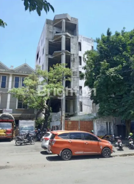 image BARANG LANGKA, GEDUNG 6 LANTAI DI JALAN MERAK SURABAYA UTARA COCOK UNTUK KANTOR (1)
