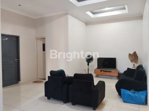 image RUMAH 2 LANTAI SIAP HUNI  (5)