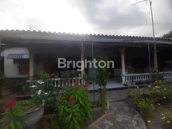 image *RUMAH SIAP PAKAI DAN STRATEGIS TENGAH KOTA AREA MANAHAN* (4)