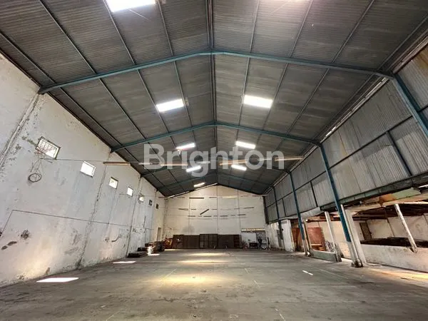 image GUDANG PUSAT BISNIS SERENGAN VETERAN SOLO (1)