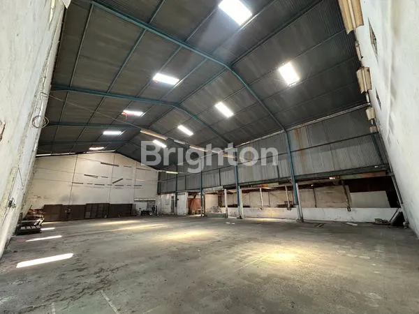 image GUDANG PUSAT BISNIS SERENGAN VETERAN SOLO (2)