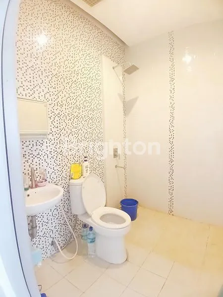 image RUMAH PREMIER 2 LANTAI SEMI FURNISH SIAP HUNI DI BALIKPAPAN  SELATAN (8)