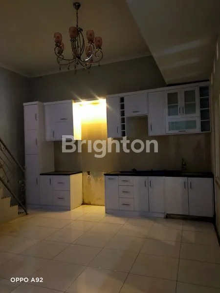 image RUMAH BAGUS 2 LANTAI DI JASMINE PARK PLAMONGAN INDAH SEMARANG (5)