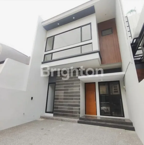 image RUMAH MINIMALIS MODERN DUA LANTAI DI KLAMPIS SEMOLO, SURABAYA TIMUR (2)