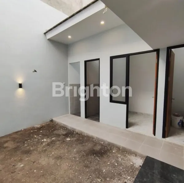 image RUMAH MINIMALIS MODERN DUA LANTAI DI KLAMPIS SEMOLO, SURABAYA TIMUR (5)