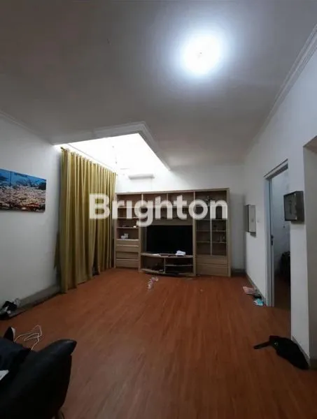 image RUMAH DUA LANTAI PERUMAHAN REGENCY (6)