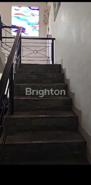 image RUMAH TUA DI AREA KOMERSIAL (2)