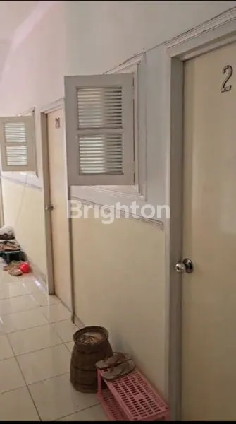 image RUMAH TUA DI AREA KOMERSIAL (4)