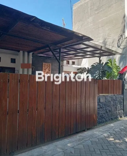 image RUMAH CANTIK SIAP DITINGGALI LOKASI STRATEGIS DEKAT KE MERR (1)