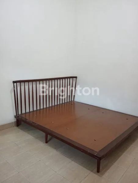 image RUMAH CANTIK SIAP DITINGGALI LOKASI STRATEGIS DEKAT KE MERR (4)