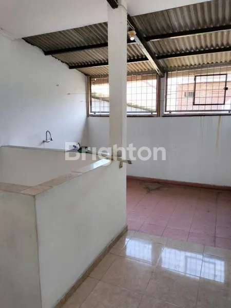 image RUMAH 2 LANTAI PLOSO TIMUR (8)