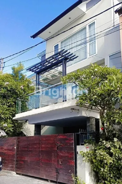 VILLA 4 BR FURNISHED WITH POOL IN KAYU SALAK RESIDENCE PADANG SAMBIAN, DENPASAR BALI