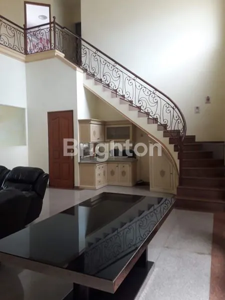 image RUMAH MEWAH 2 LANTAI (4)