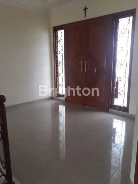 image RUMAH MEWAH 2 LANTAI (5)