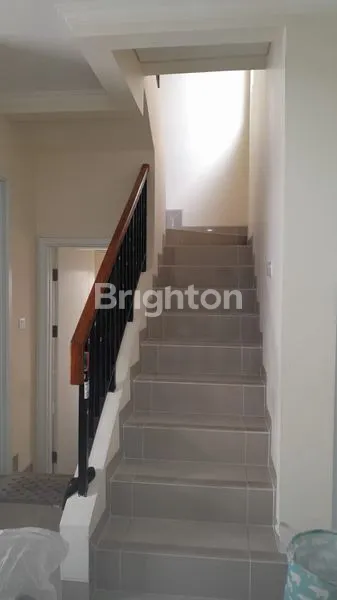 image RUMAH SIAP HUNI 2 LANTAI DI LOKASI PREMIUM (2)