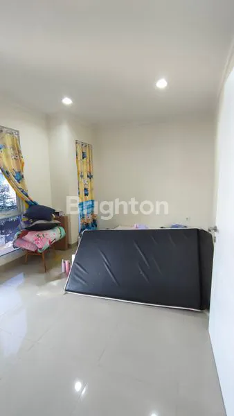 image RUMAH SIAP HUNI 2 LANTAI DI LOKASI PREMIUM (3)