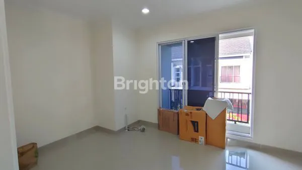 image RUMAH SIAP HUNI 2 LANTAI DI LOKASI PREMIUM (4)
