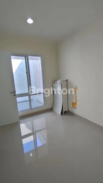 image RUMAH SIAP HUNI 2 LANTAI DI LOKASI PREMIUM (5)