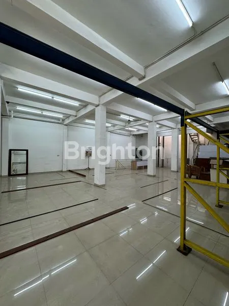image RUKO GANDENG 2½ LANTAI DILENGKAPI LIFT BARANG, PINGGIR JALAN RAYA DILALUI TRANSJAKARTA DI HASYIM ASHARI, DURI PULO, GAMBIR JAKARTA PUSAT (5)